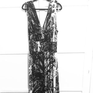 Like New worn once Black/White floor length Maxi